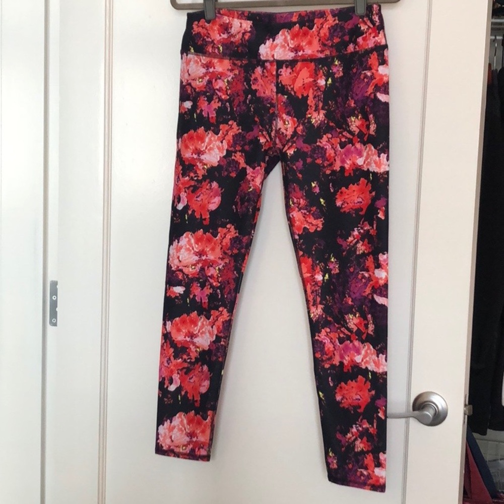 Fabletics printed 7/8 legging size L